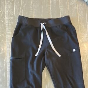 Figs Black Relaxed Fit and Soft Fabric